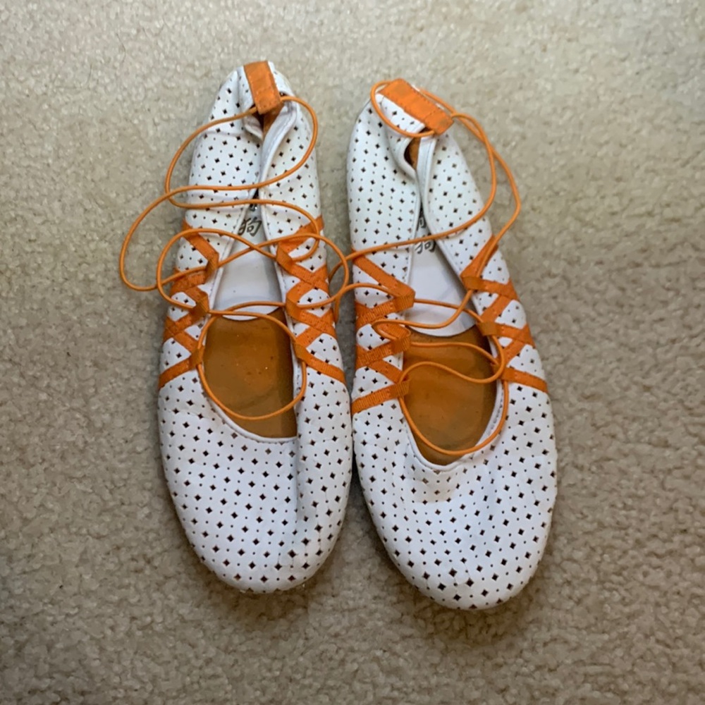 Rocketdog. Size 7. White/Orange Flats.